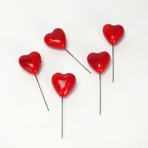 Szívecskék dróton